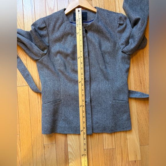 Banana Republic Classic Gray Blazer, size 6, like new, herringbone - Picture 10 of 11